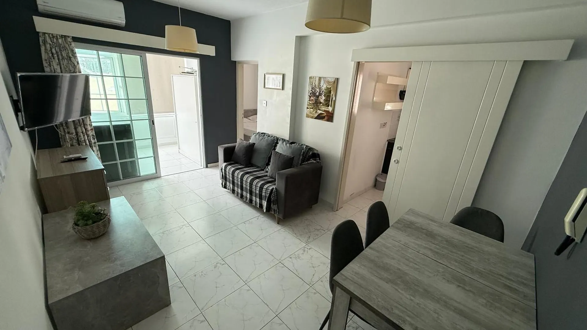 Apartment Frixos Beach Larnaca