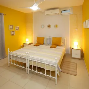 930m To Beach-2 Bedroom+veranda-perfect Located Ларнака